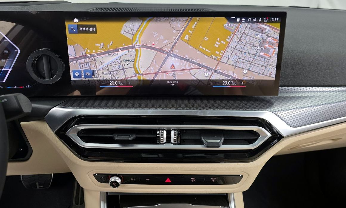 BMW 3-Series 2023