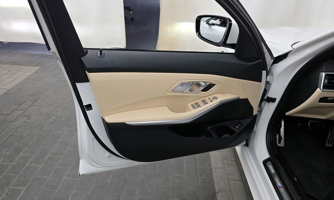 BMW 3-Series 2023