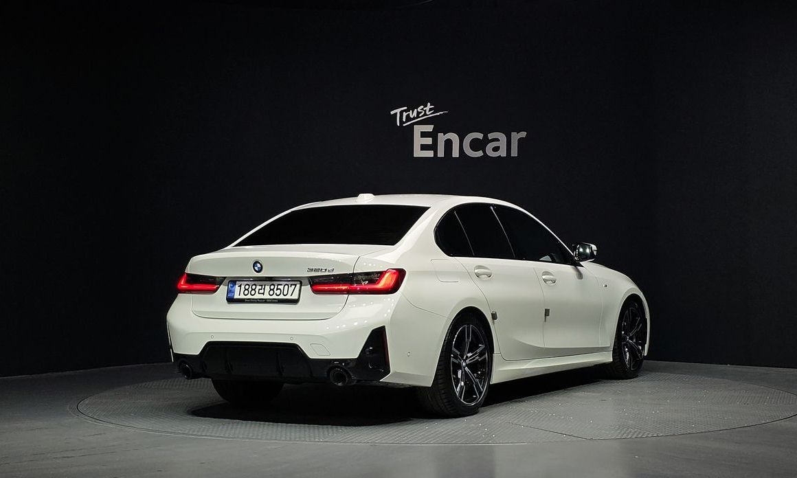 BMW 3-Series 2023