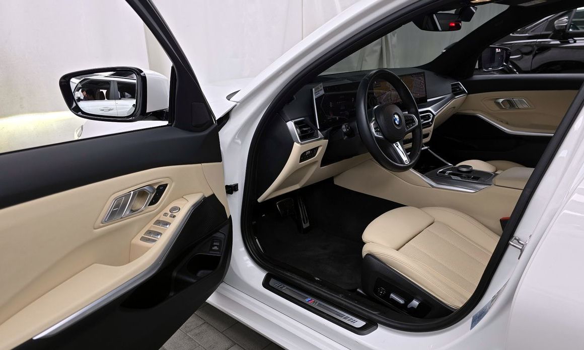 BMW 3-Series 2023