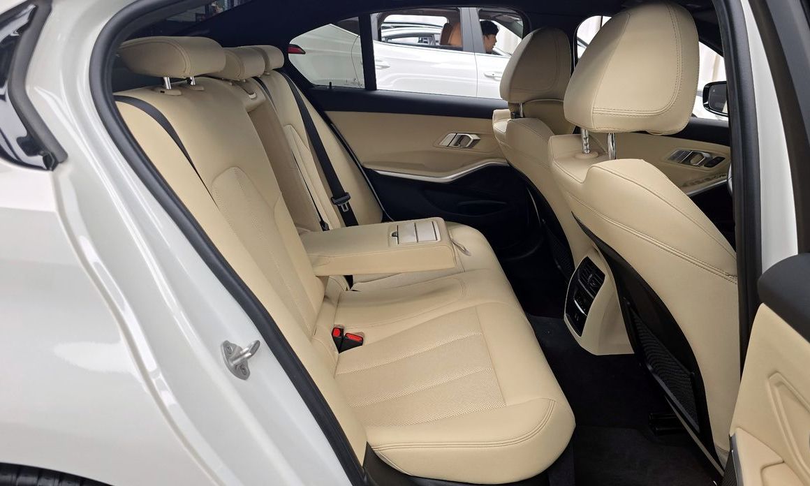 BMW 3-Series 2023