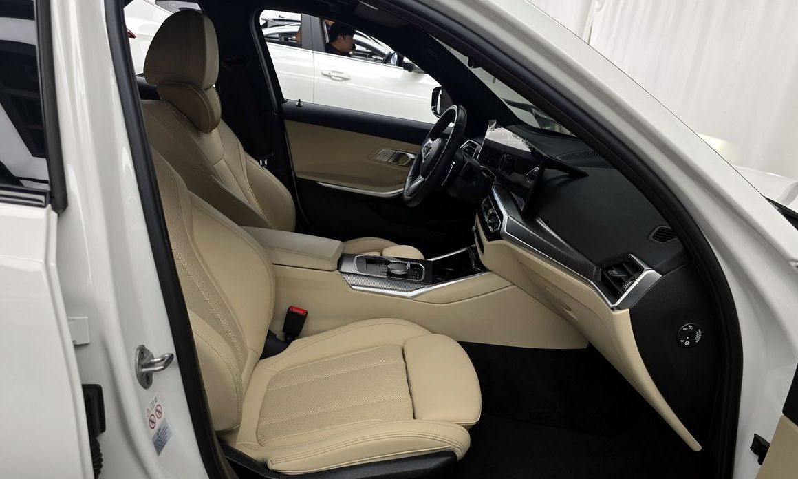 BMW 3-Series 2023