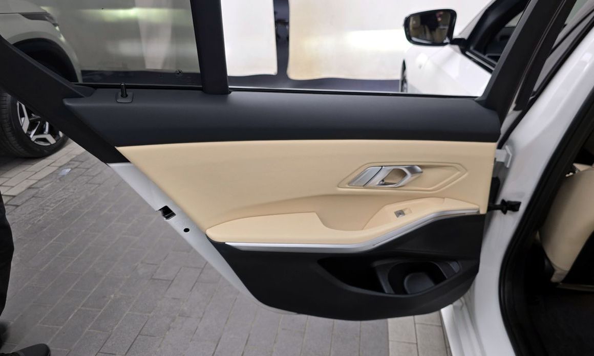 BMW 3-Series 2023