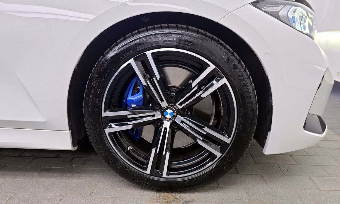 BMW 3-Series 2023