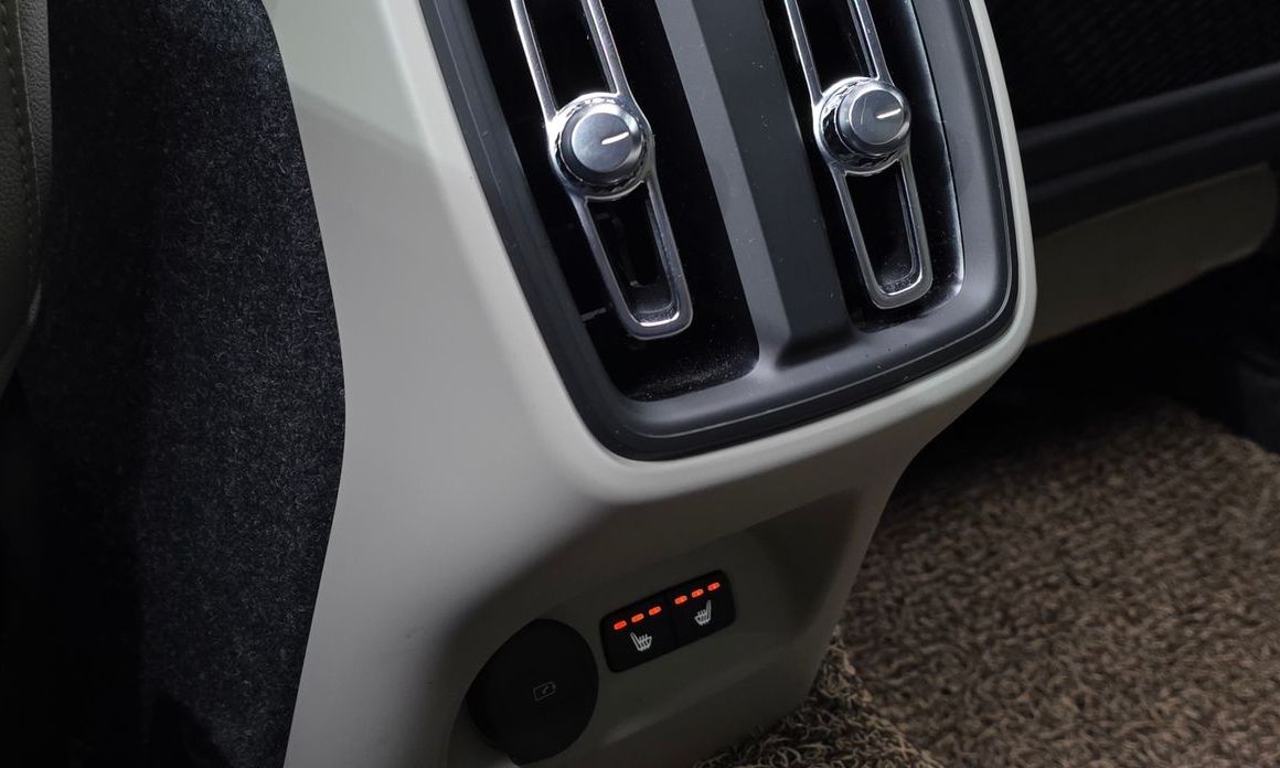 Volvo XC40 2024