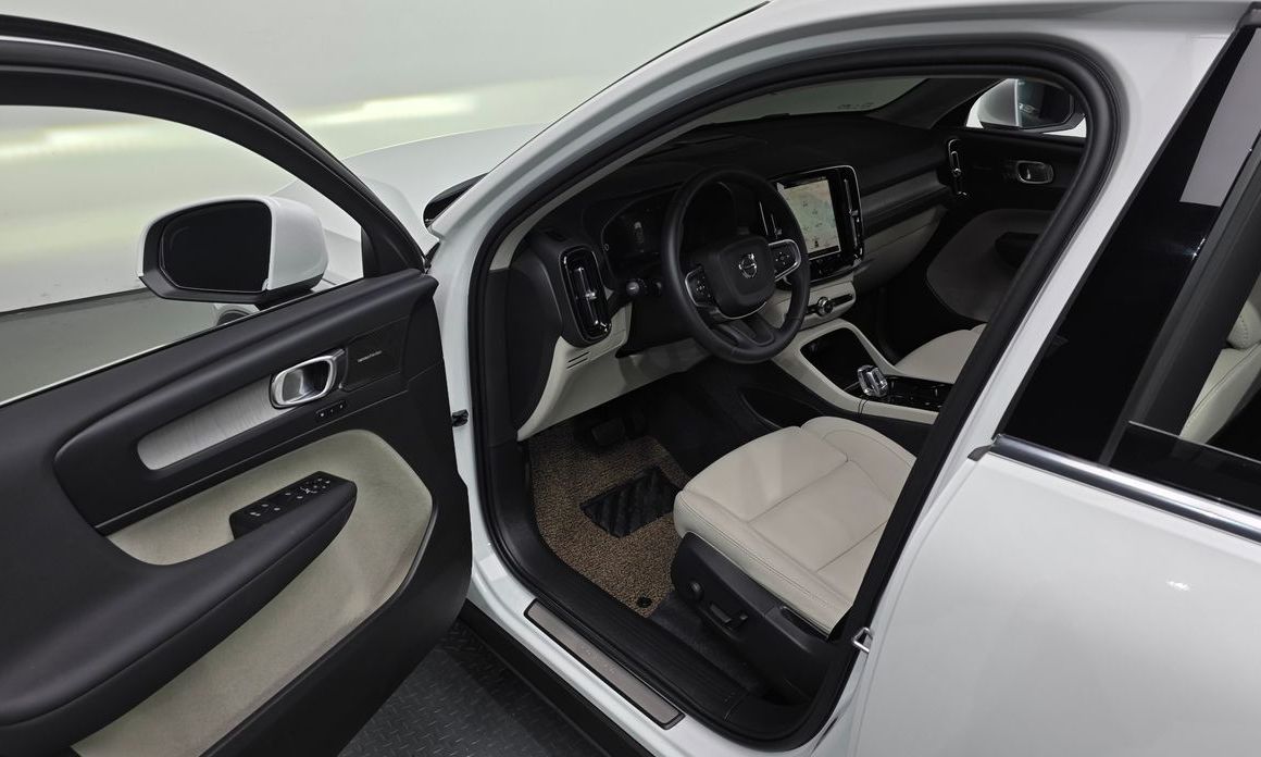 Volvo XC40 2024