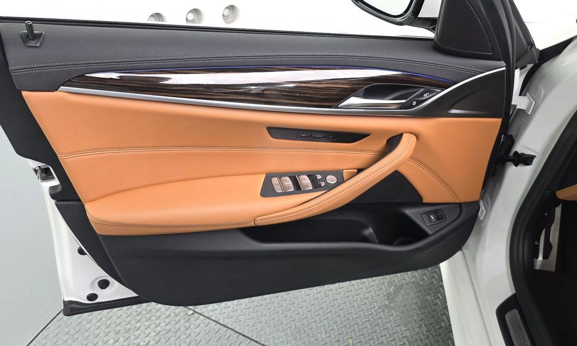 BMW 5-Series 2022