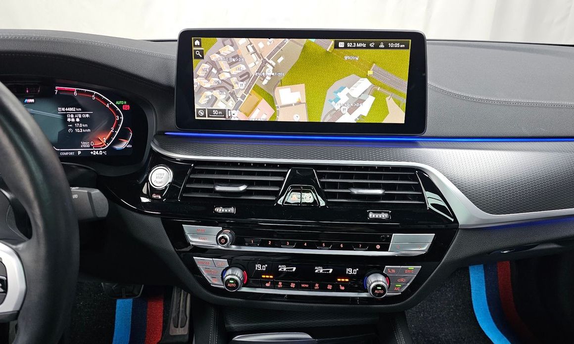 BMW 5-Series 2022