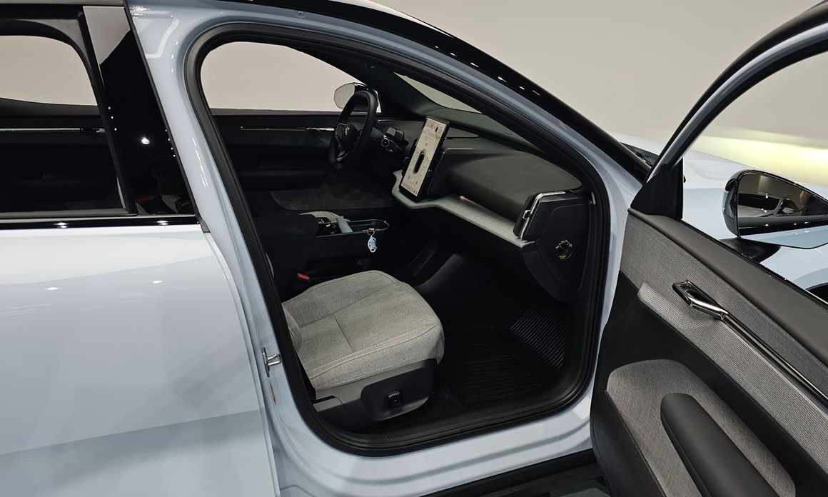 Volvo EX30 2025