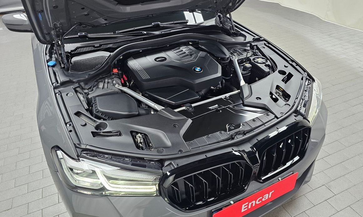 BMW 5-Series 2022