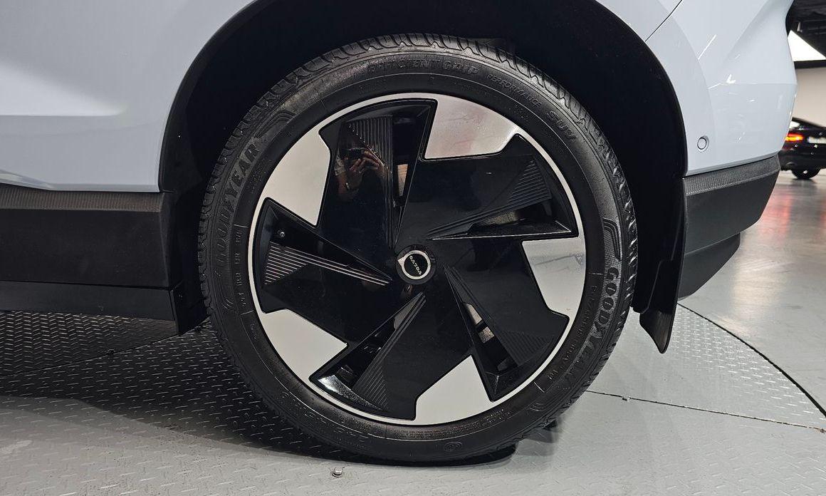 Volvo EX30 2025