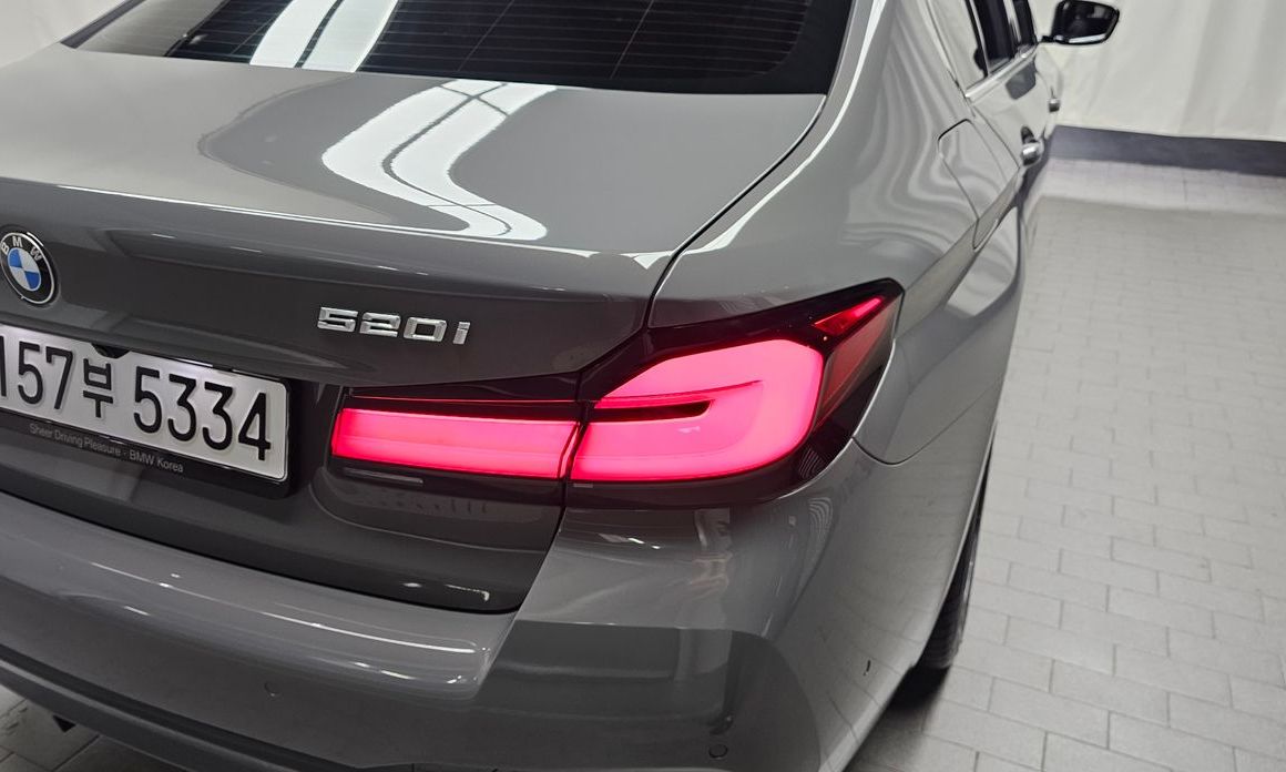 BMW 5-Series 2022