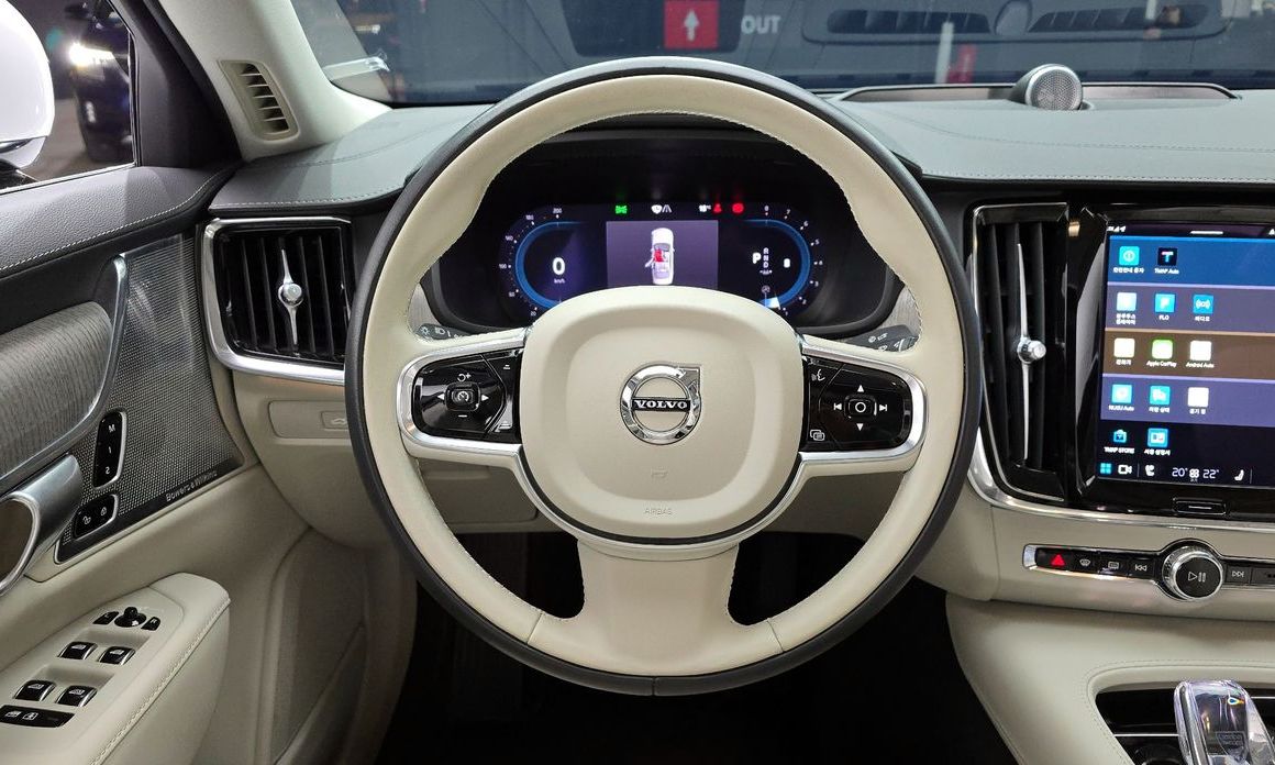 Volvo S90 2023