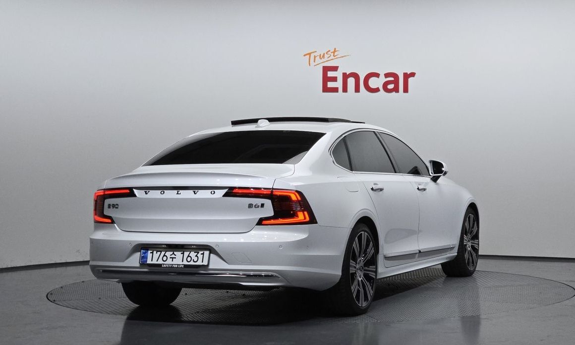 Volvo S90 2023
