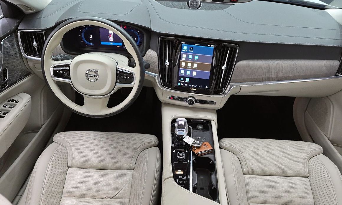 Volvo S90 2023