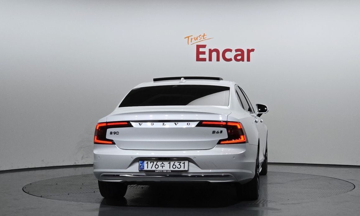 Volvo S90 2023