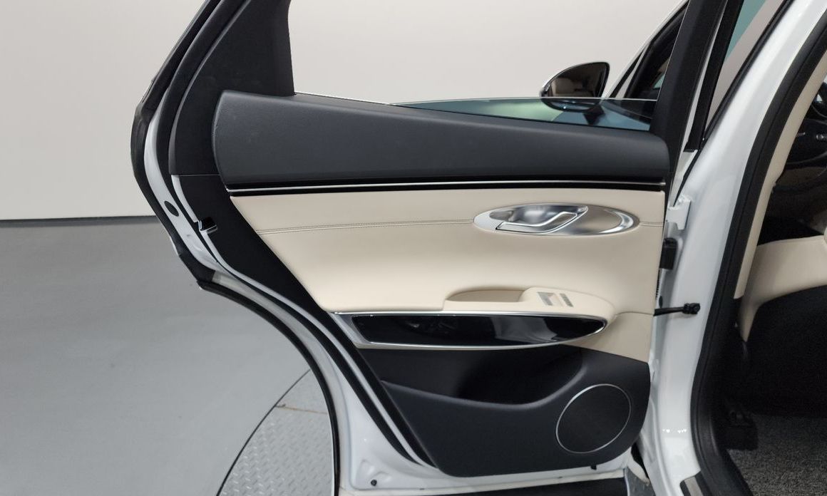 Genesis GV70 2024