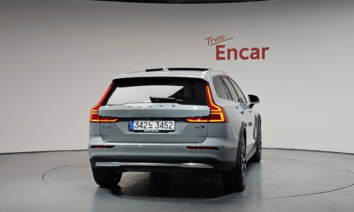 Volvo V60 2024