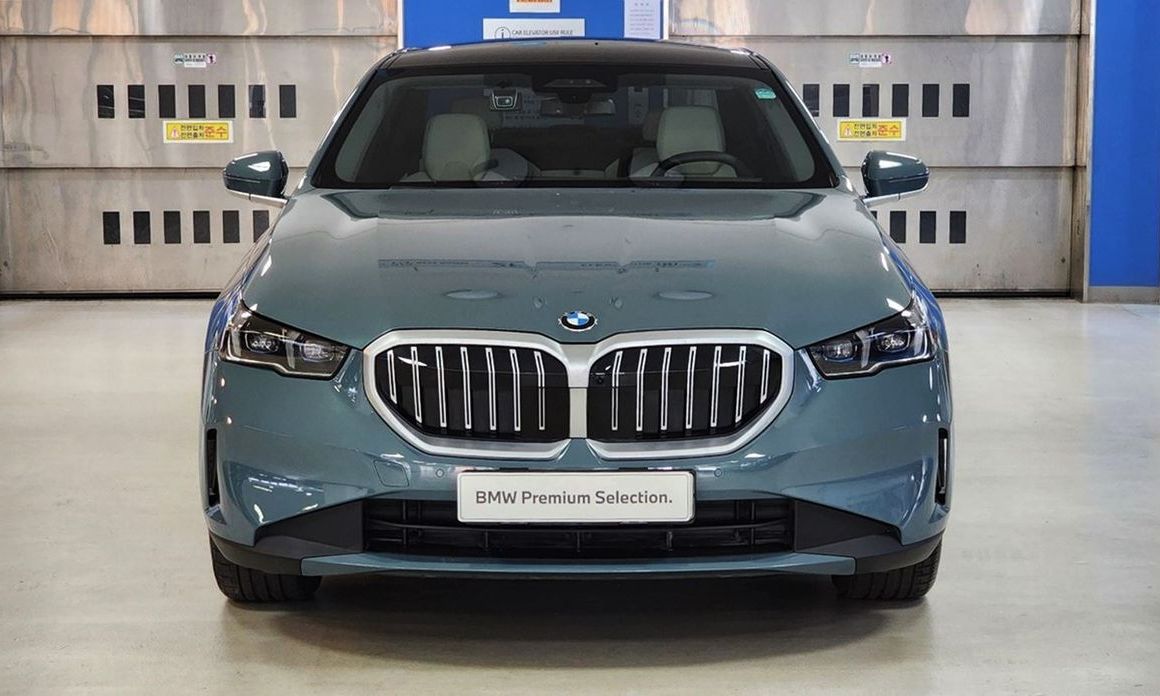 BMW 5-Series 2025