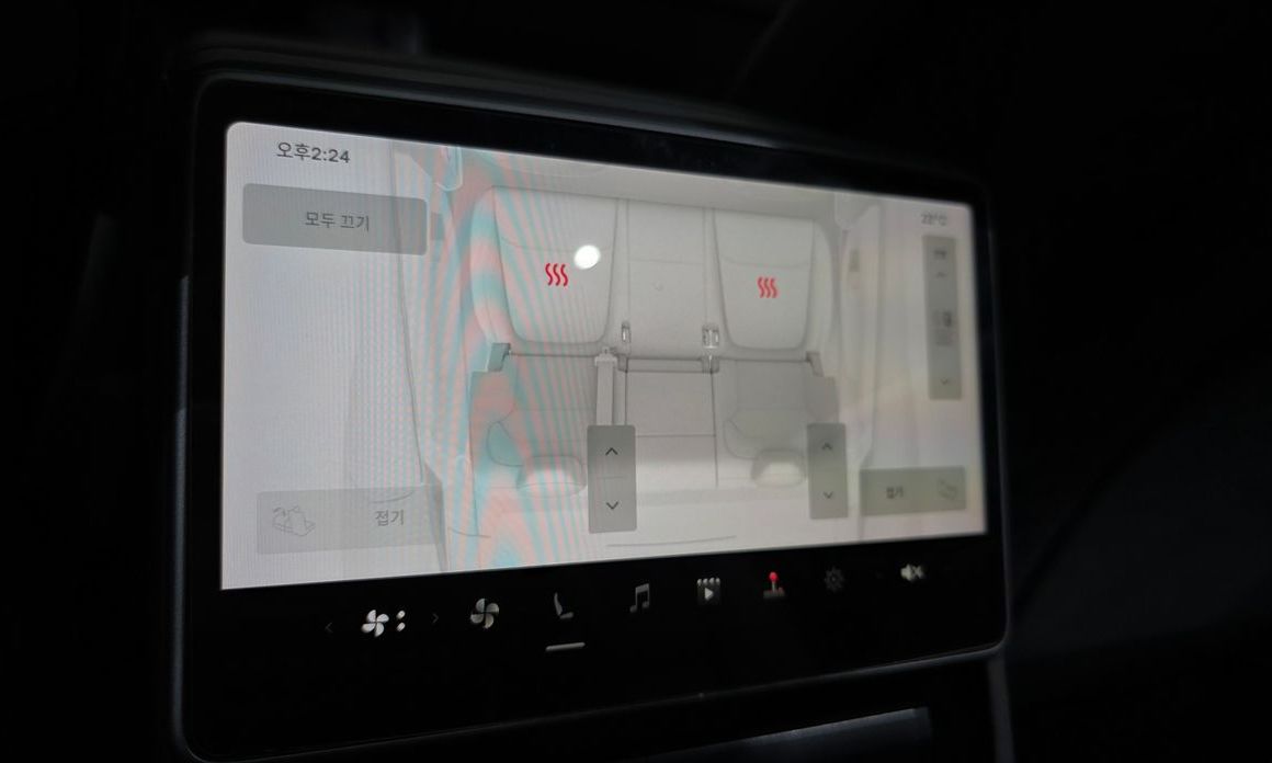 Tesla Model Y 2025