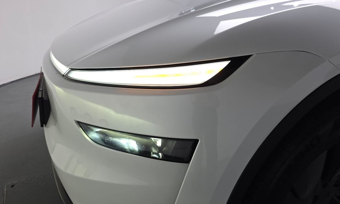 Tesla Model Y 2025