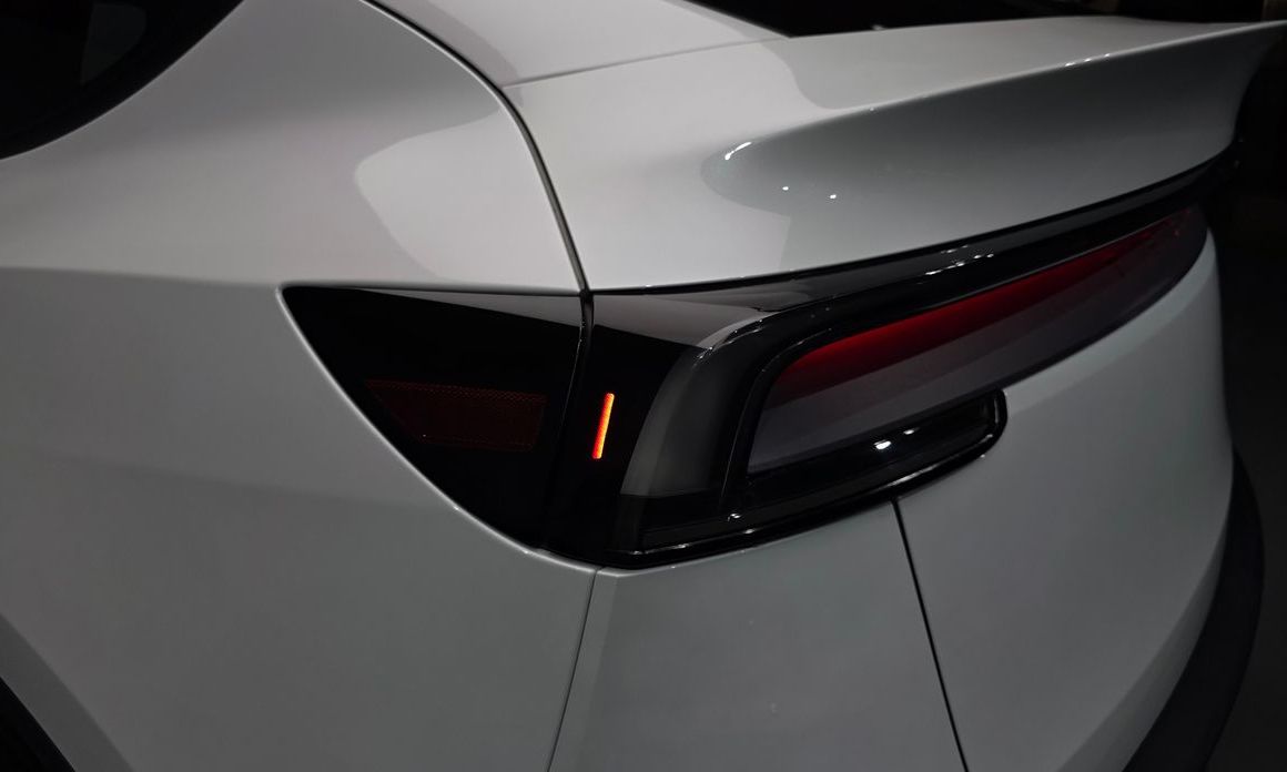 Tesla Model Y 2025