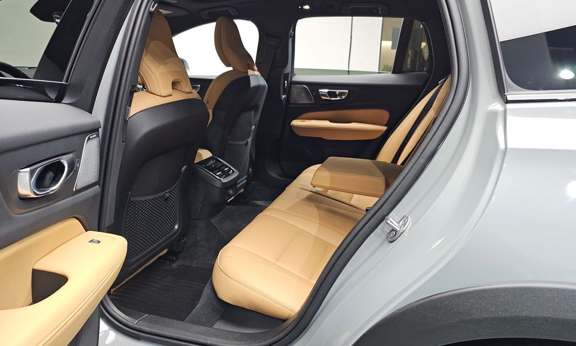 Volvo V60 2024