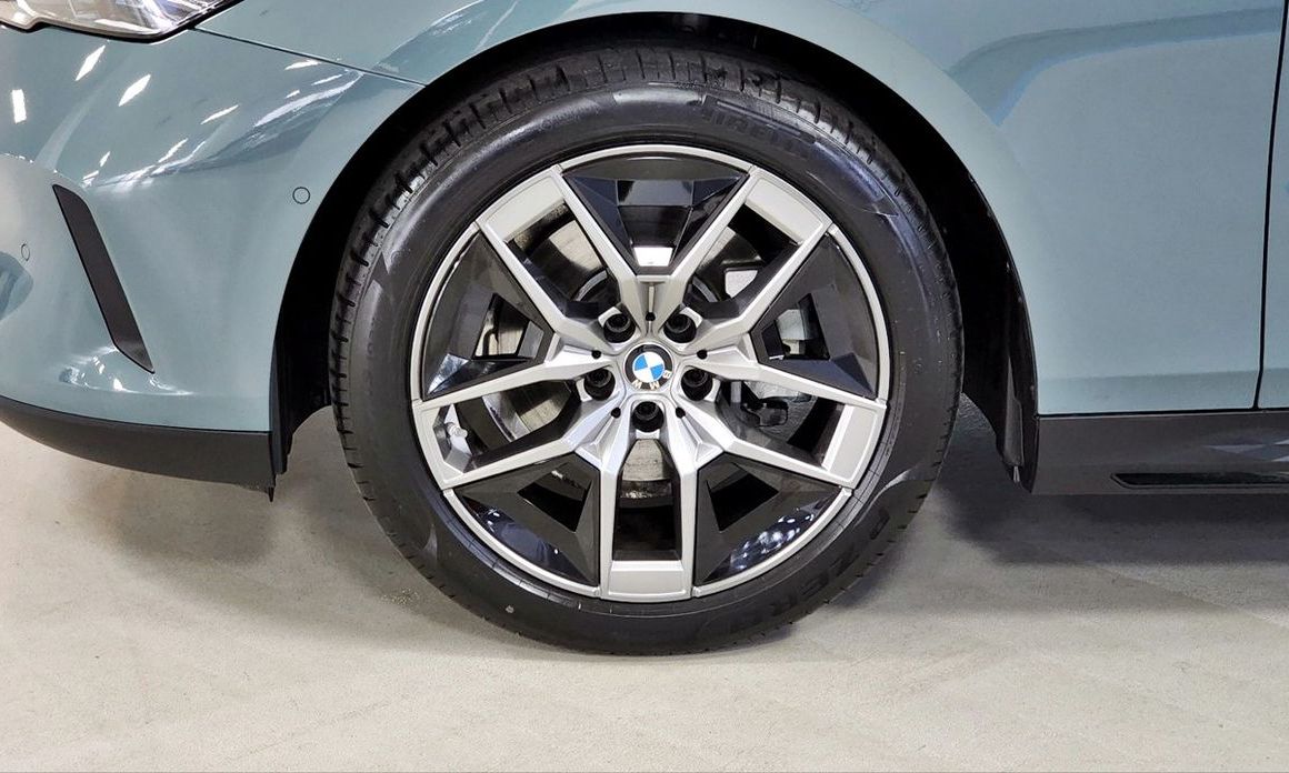 BMW 5-Series 2025