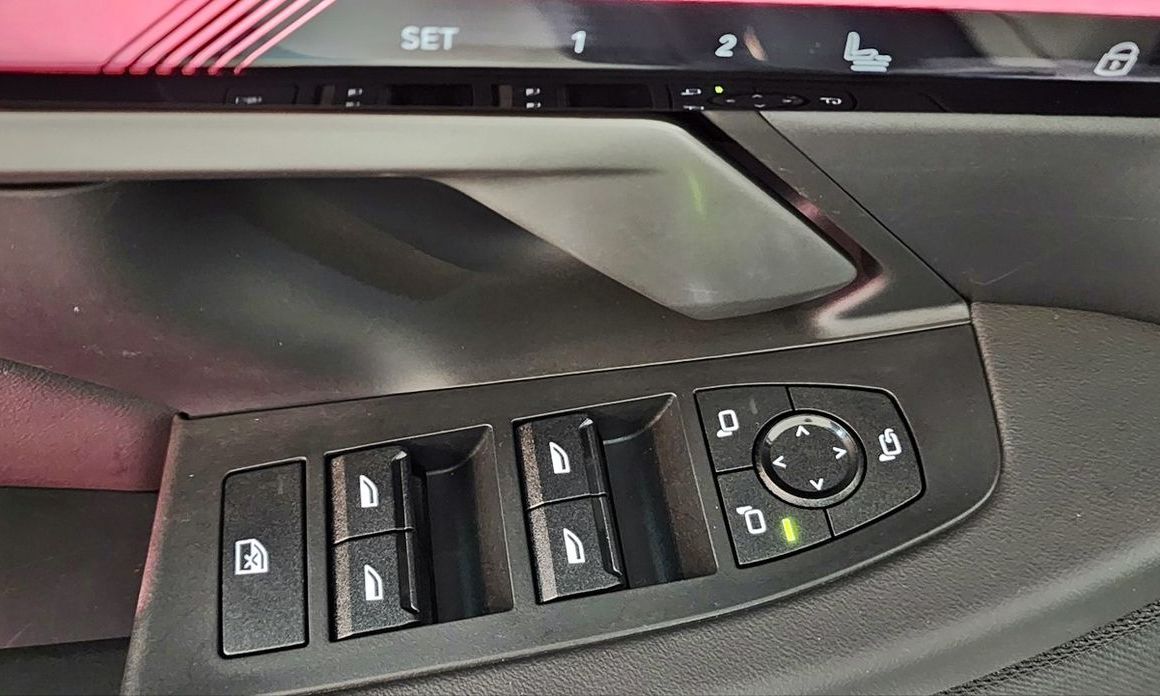 BMW 5-Series 2025
