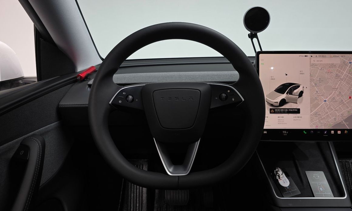 Tesla Model Y 2025