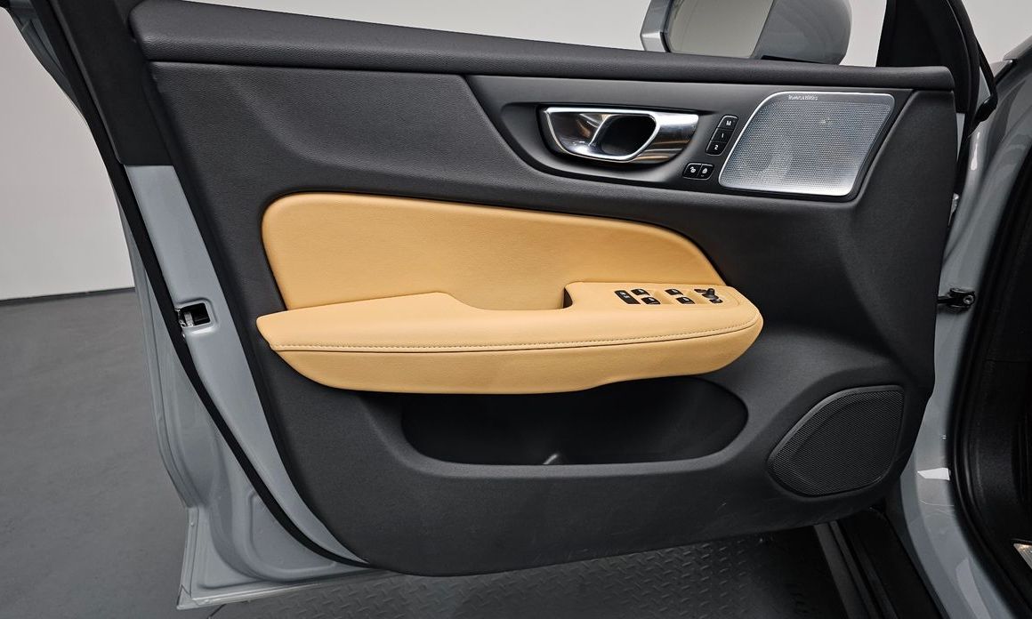 Volvo V60 2024