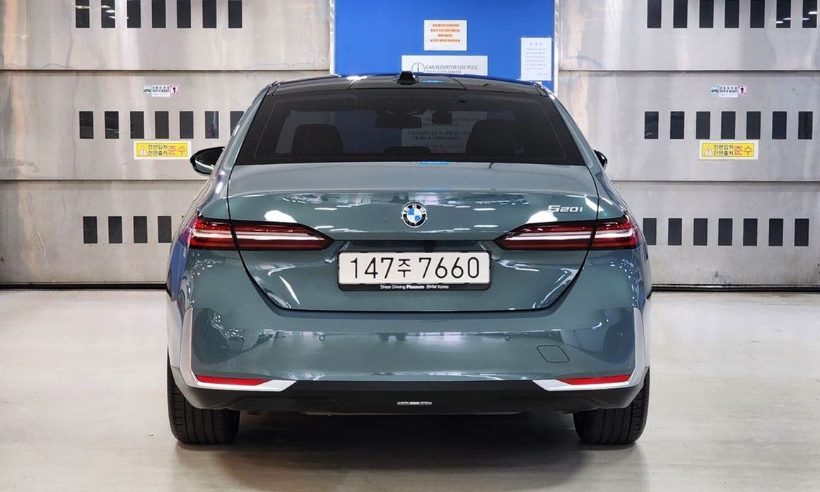 BMW 5-Series 2025