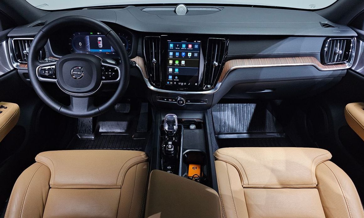 Volvo V60 2024