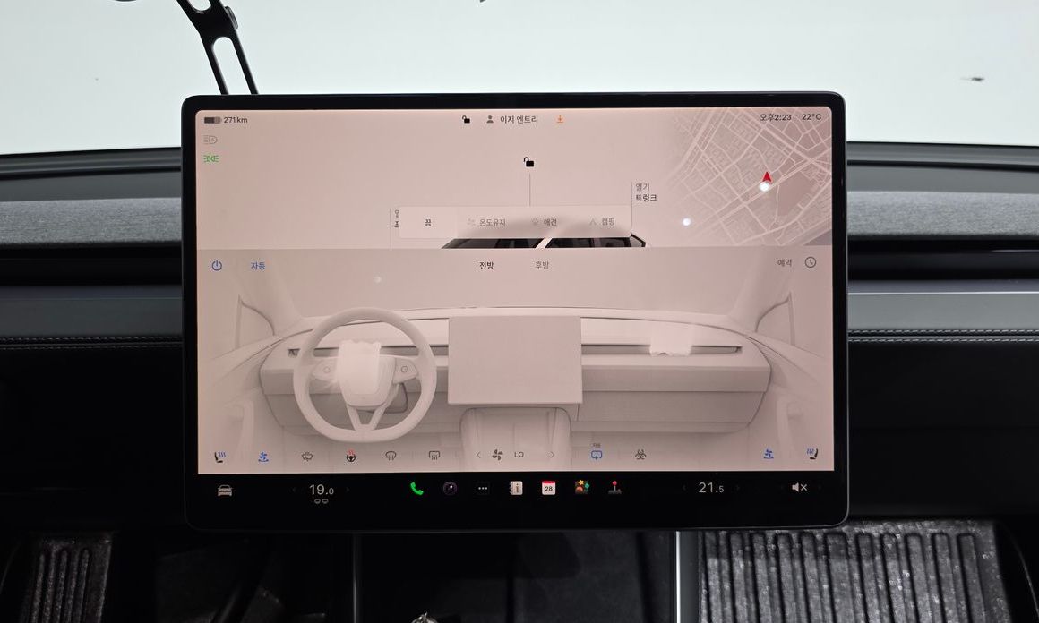 Tesla Model Y 2025
