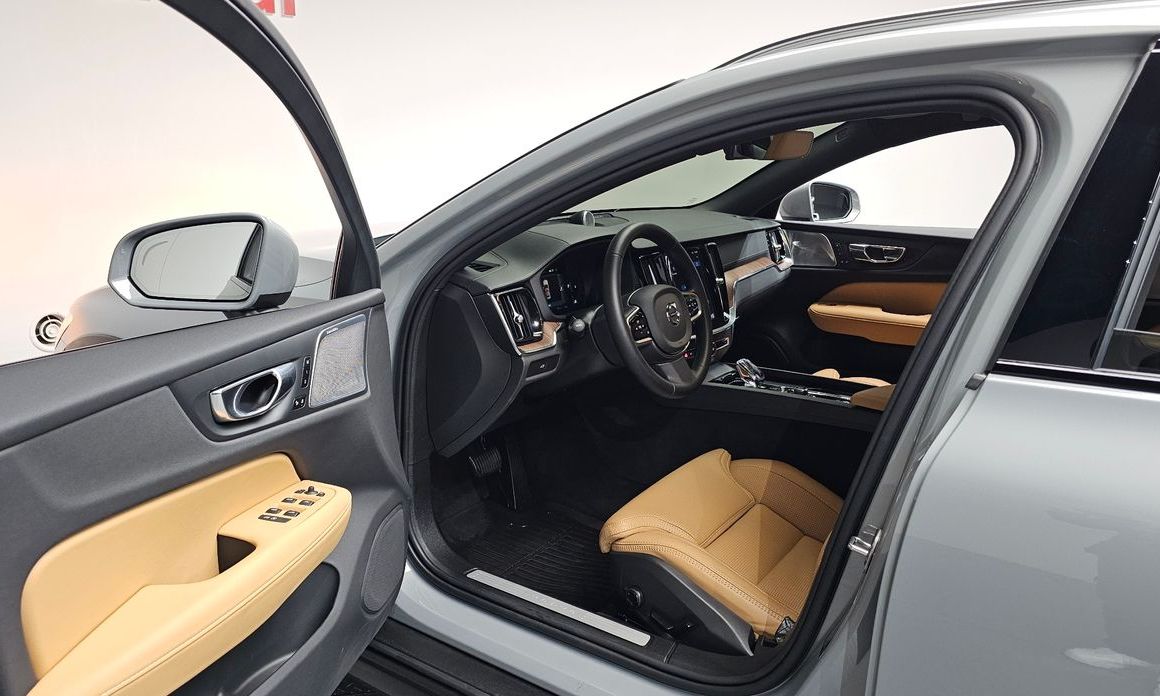Volvo V60 2024