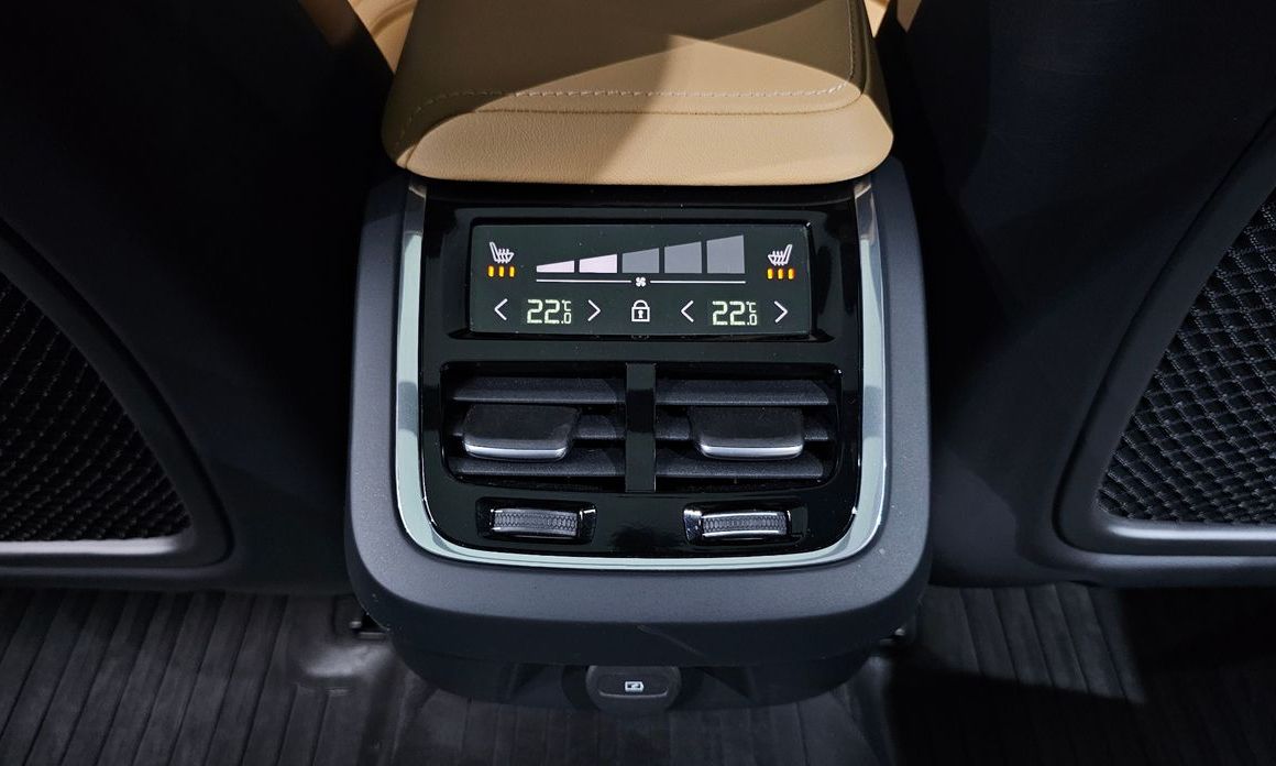 Volvo V60 2024