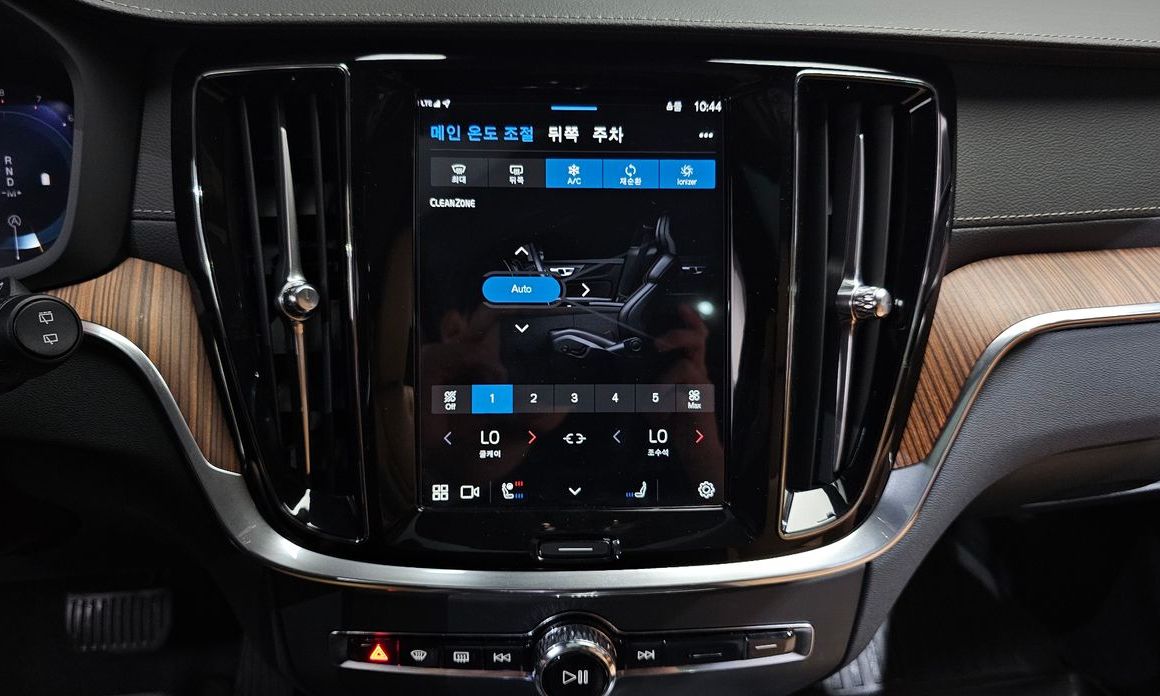 Volvo V60 2024