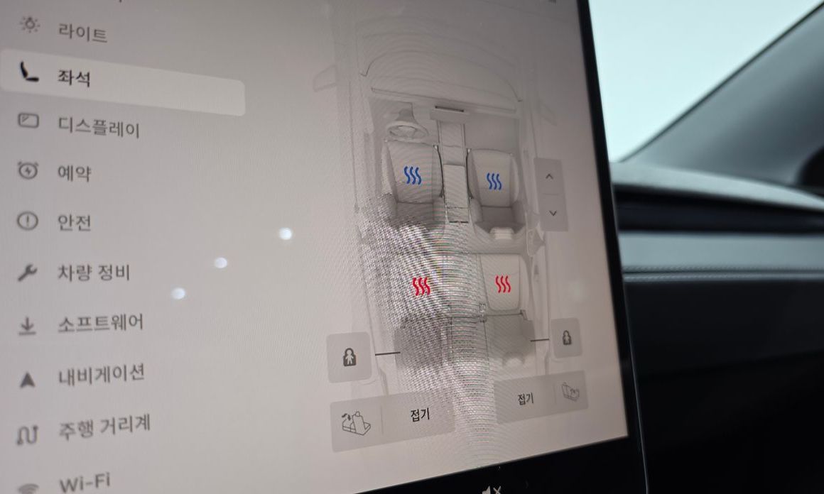 Tesla Model Y 2025