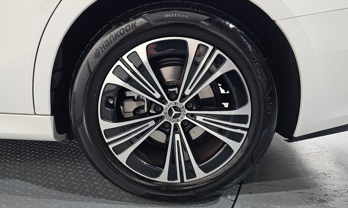 Mercedes-Benz E-Class 2024