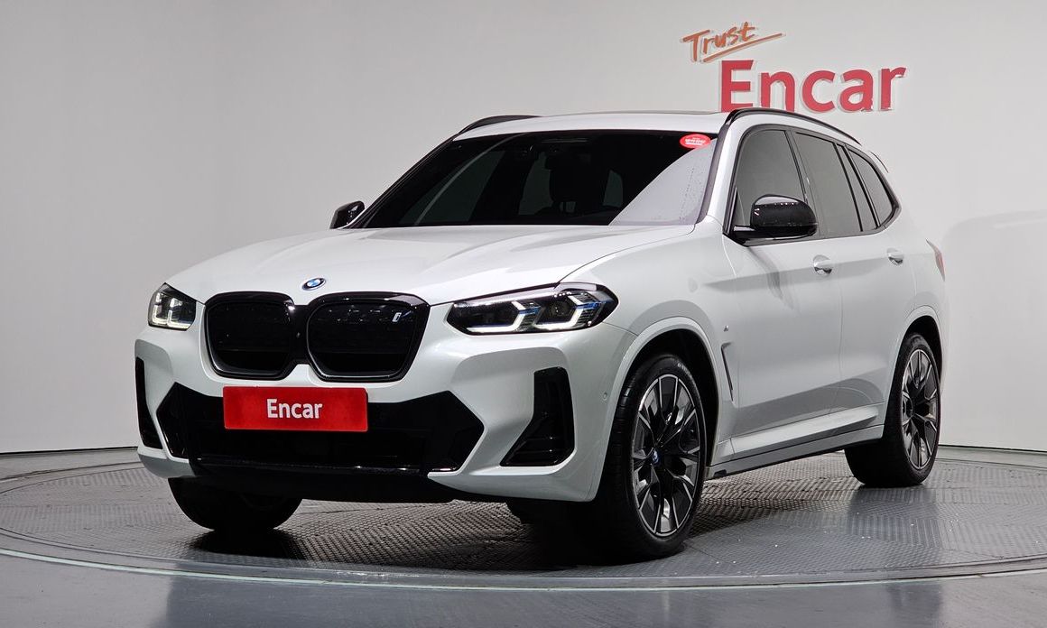 BMW iX3 2024