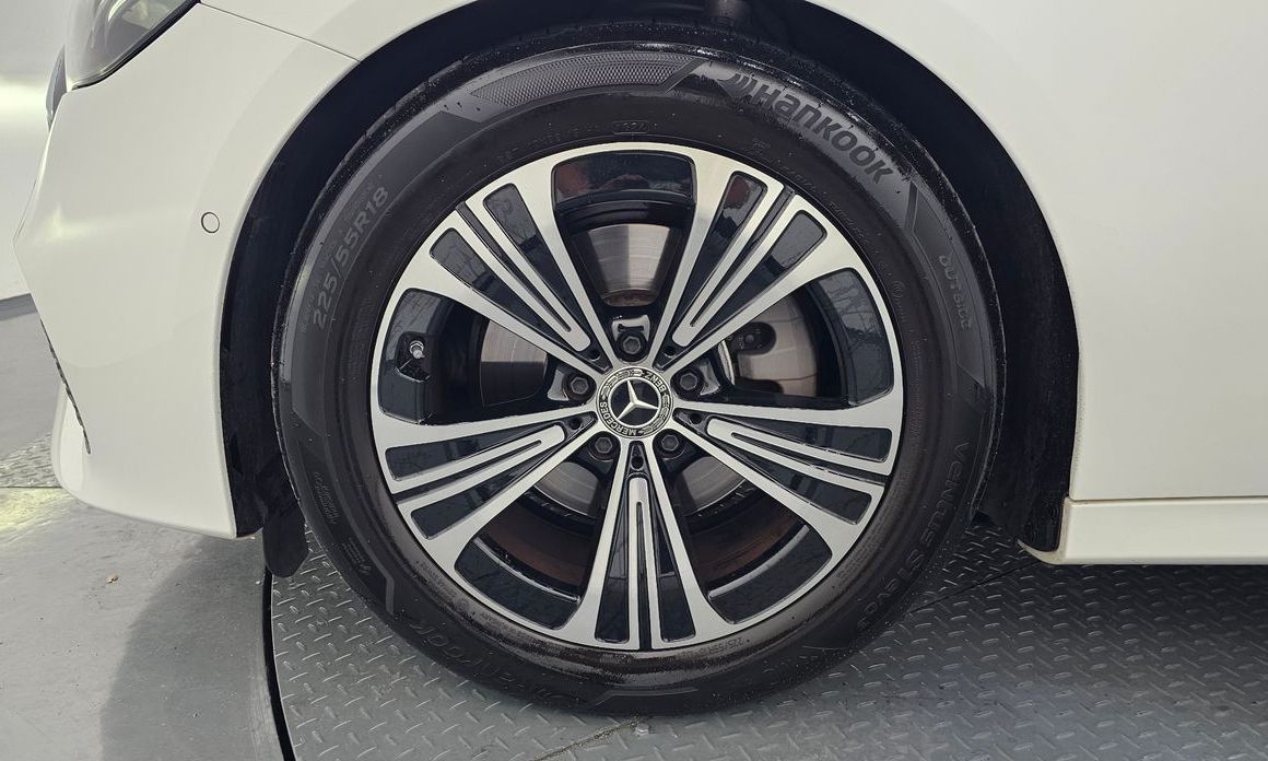 Mercedes-Benz E-Class 2024