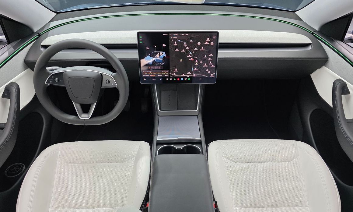 Tesla Model Y 2025
