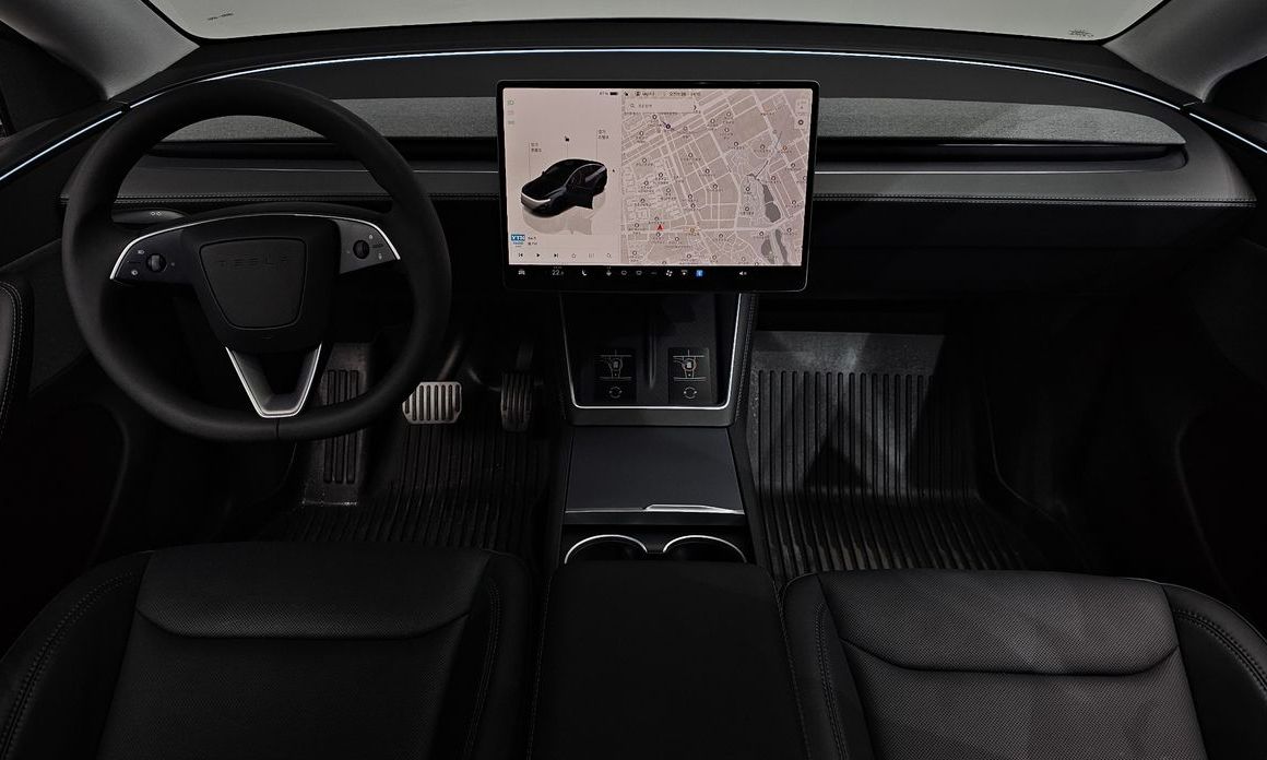 Tesla Model Y 2025