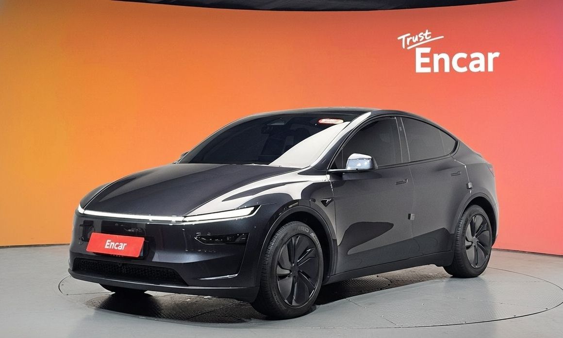 Tesla Model Y 2025