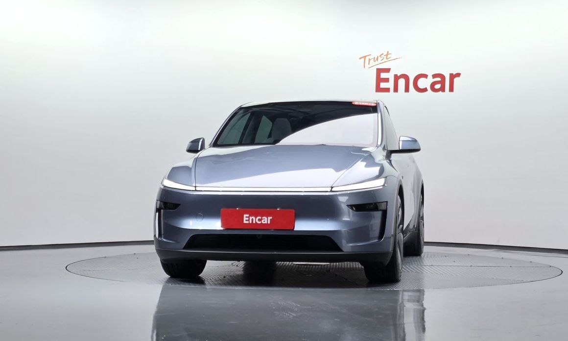 Tesla Model Y 2025