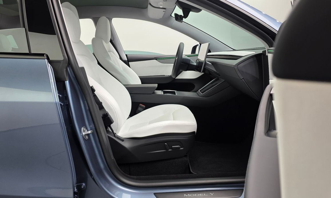 Tesla Model Y 2025