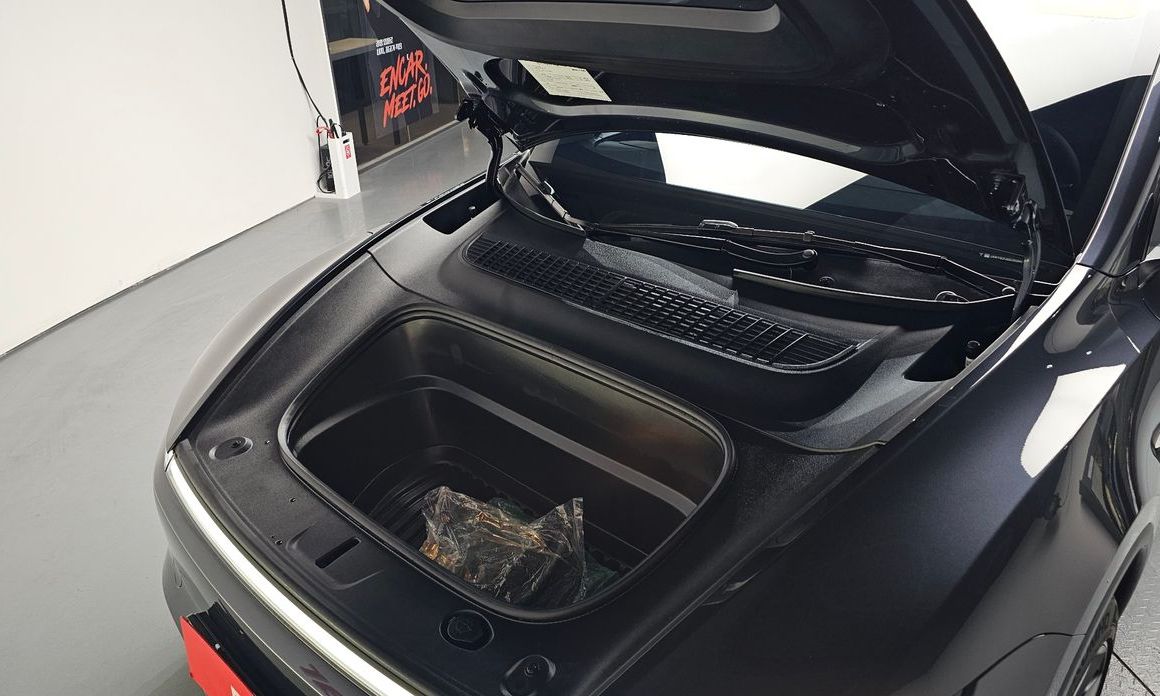 Tesla Model Y 2025