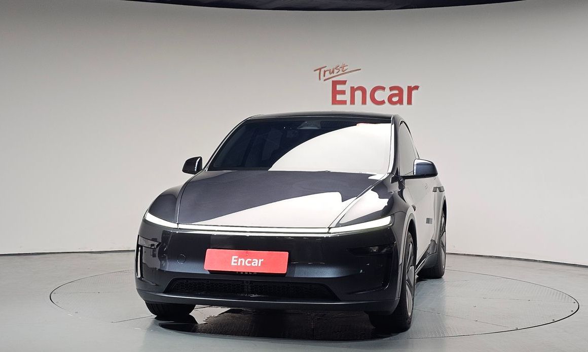 Tesla Model Y 2025