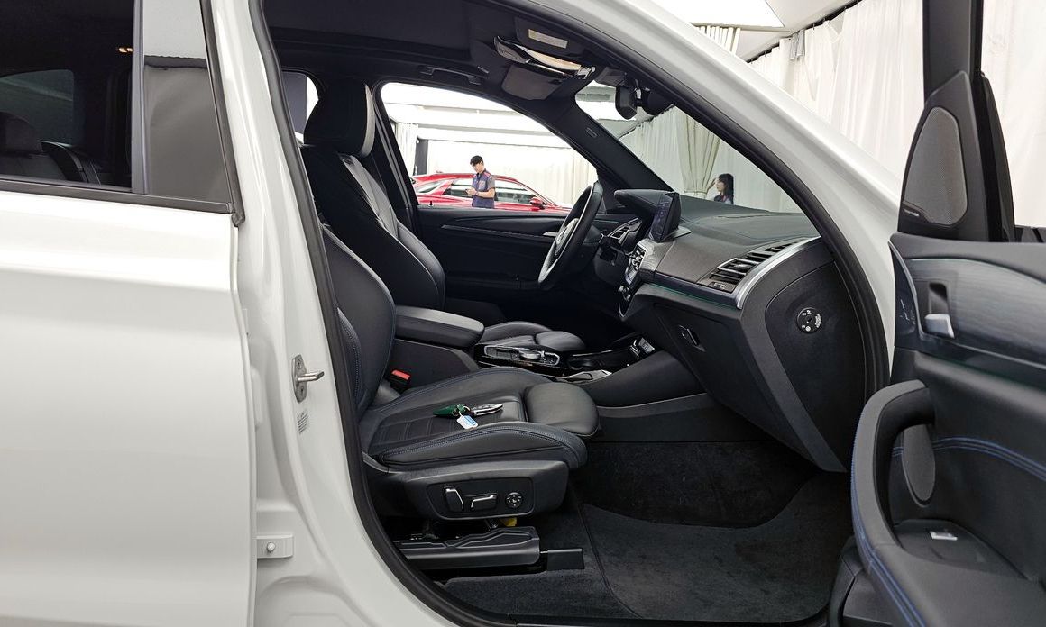 BMW iX3 2024