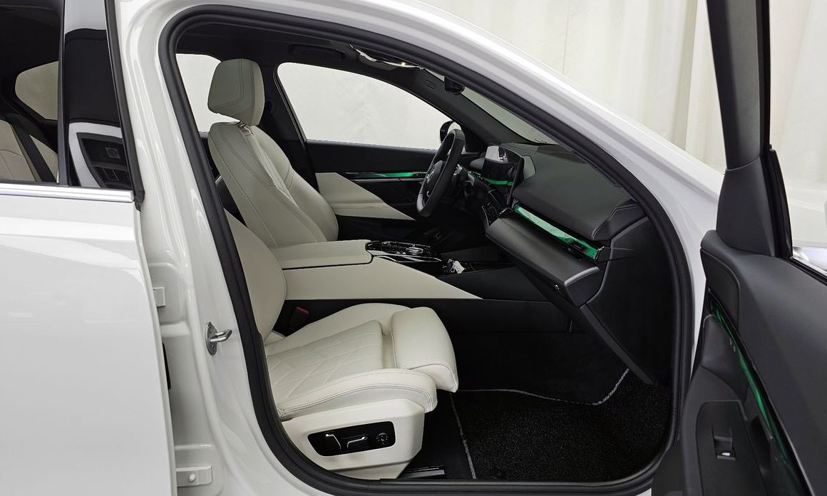 BMW 5-Series 2025